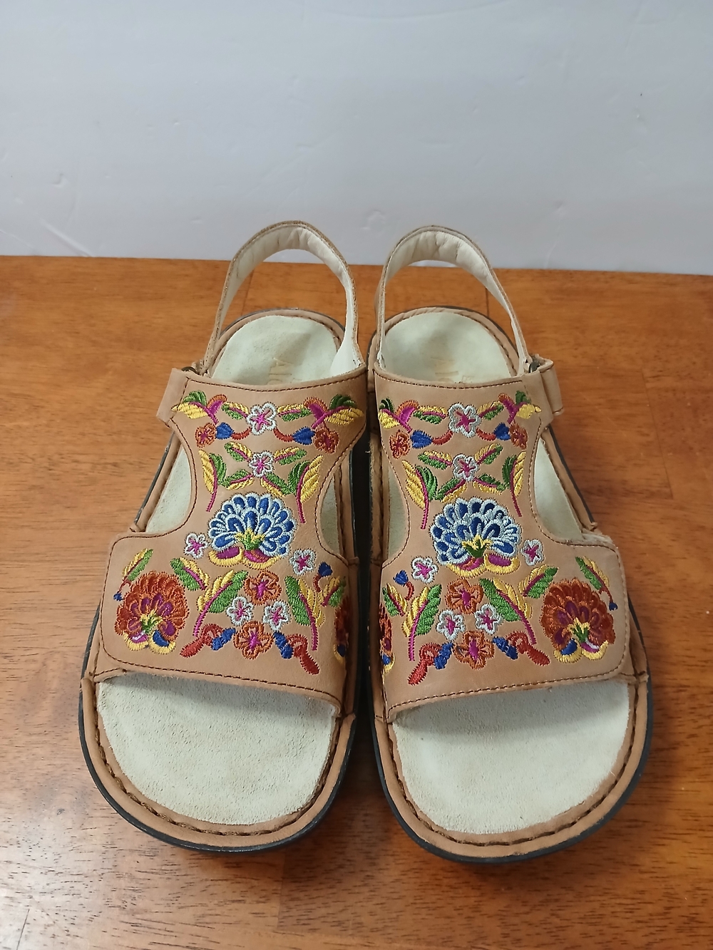 Alegria Viki Cognac Needles & Pins Embroidered Slingback Sandals Women 39 US 8.5